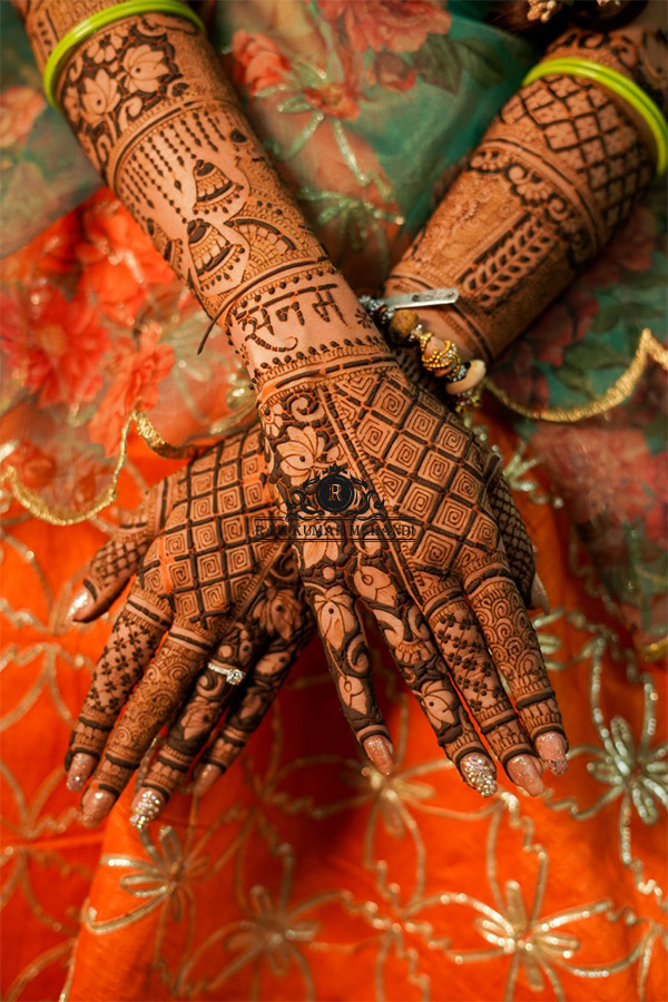 Heavy Finger Mehndi Designs