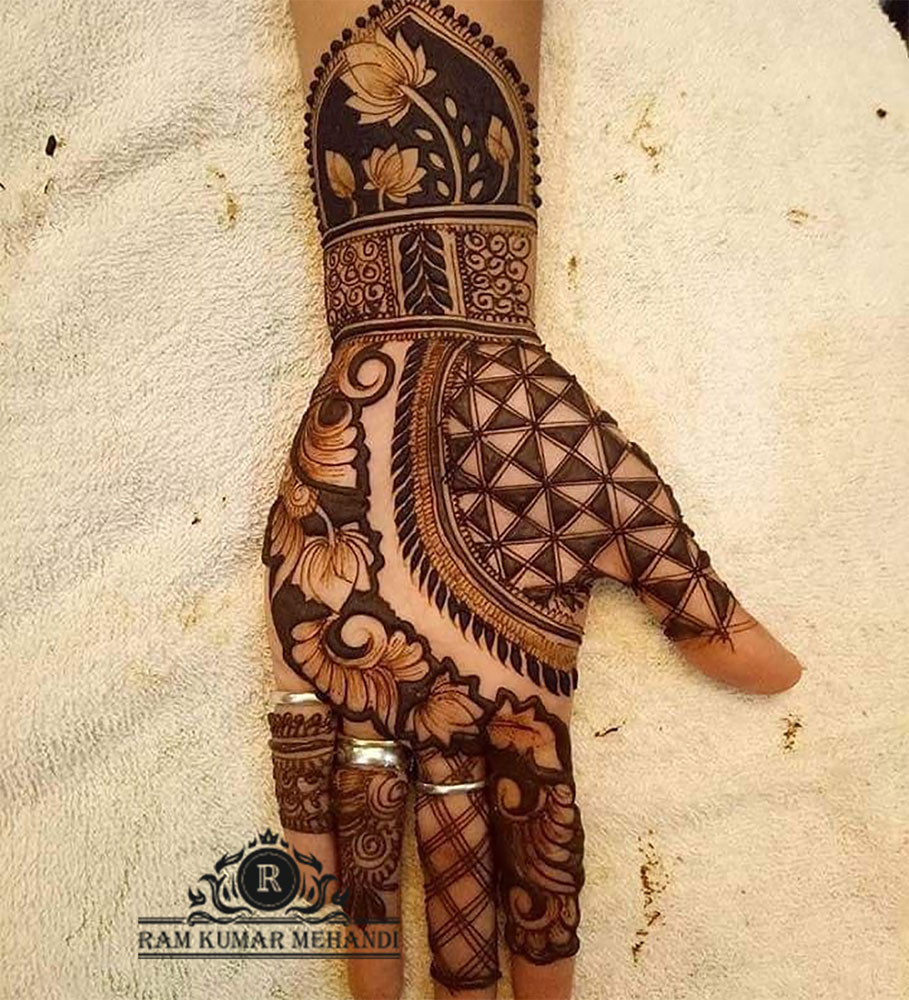 Half-and-Half Heart Mehndi Design, dulhan mehndi designs