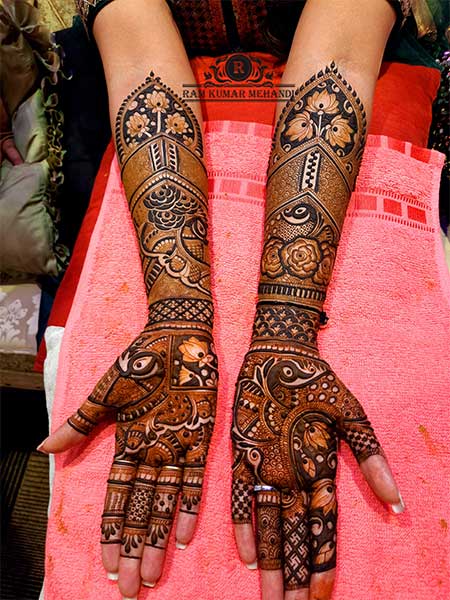 The traditional design, best simple mehndi designs